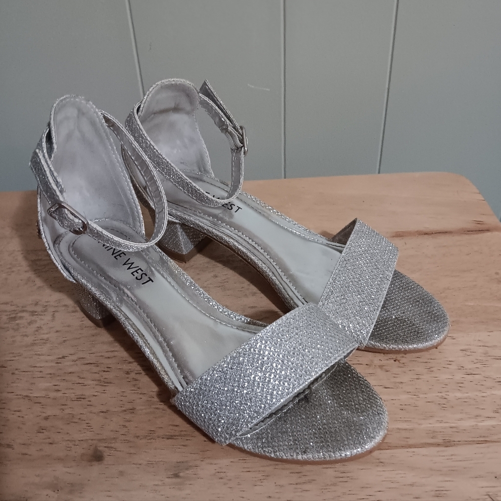 Nine West Glittering Silver Heels